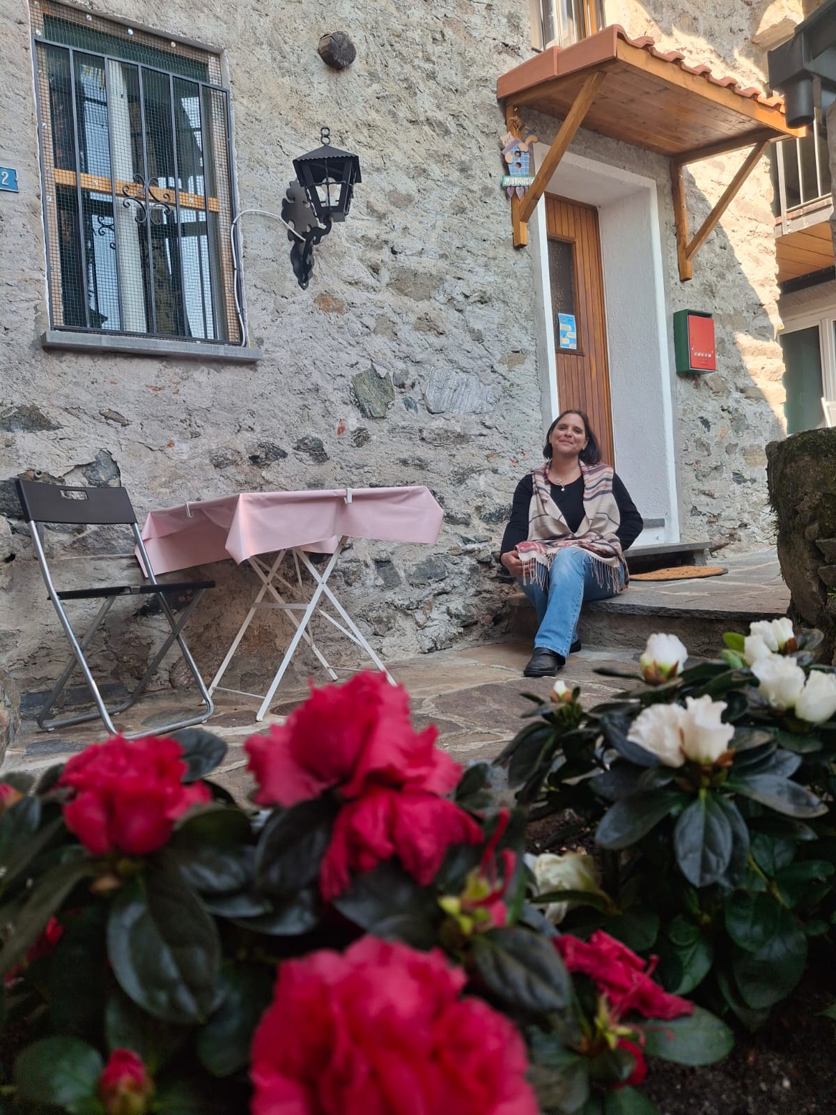 Pensione per gatti La Casina Ascona - Flavia Mainardi vor der Eingang in Ronco sopra Ascona